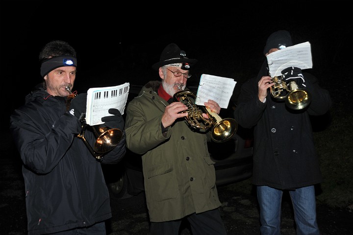 06 Weihnachtliche Stimmung durch die Blaeser